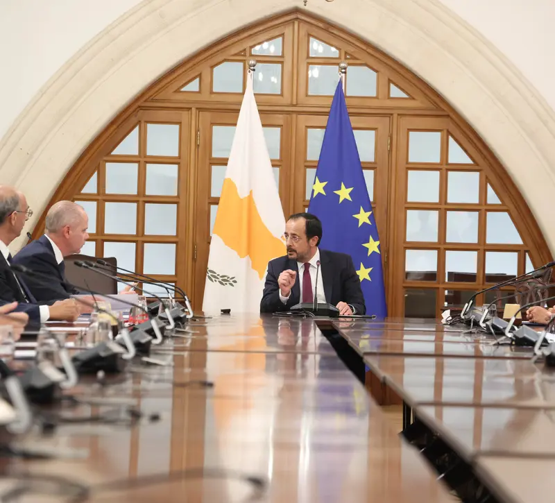 Συνταξιοδοτικό και οικονομία στο μικροσκόπιο της συνάντησης ΠτΔ –με ΟΕΒ – Τι προβληματίζει του εργοδότες