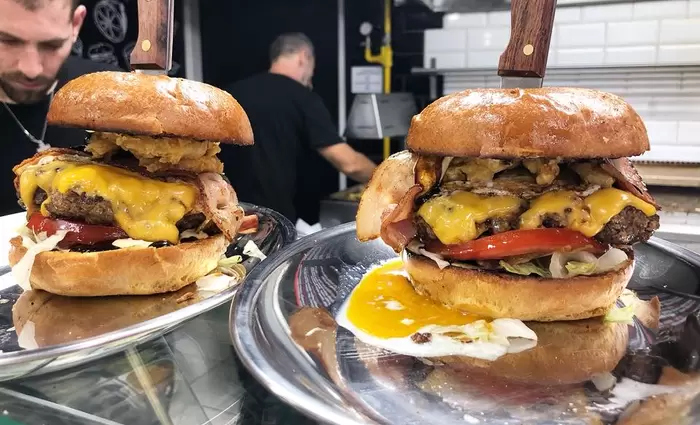 Άνοιξε νέο μπεργκεράδικο στην Κύπρο