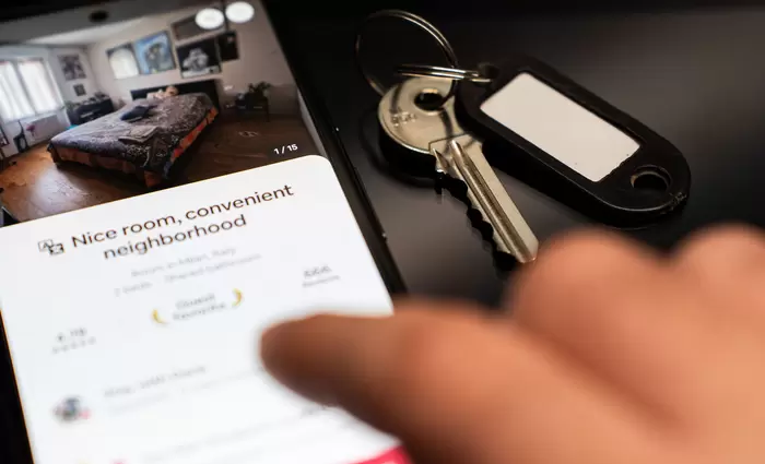Η ΕΕ βάζει «φρένο» στα airbnb σε τουριστικούς προορισμούς