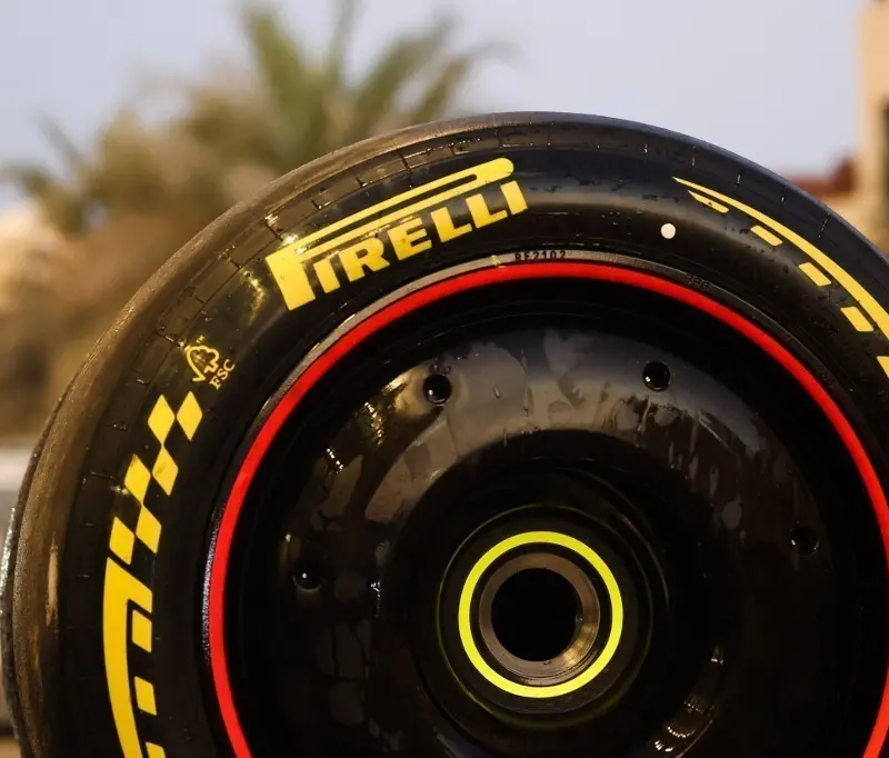 Pirelli: Τσέχοι δισεκατομμυριούχοι εξετάζουν την εξαγορά ποσοστού έως και του 20%