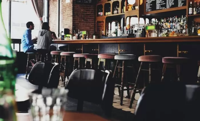Στο +9,5% ο κύκλος εργασιών σε καταλύματα και εστίαση το δ΄ τρίμηνο 2025