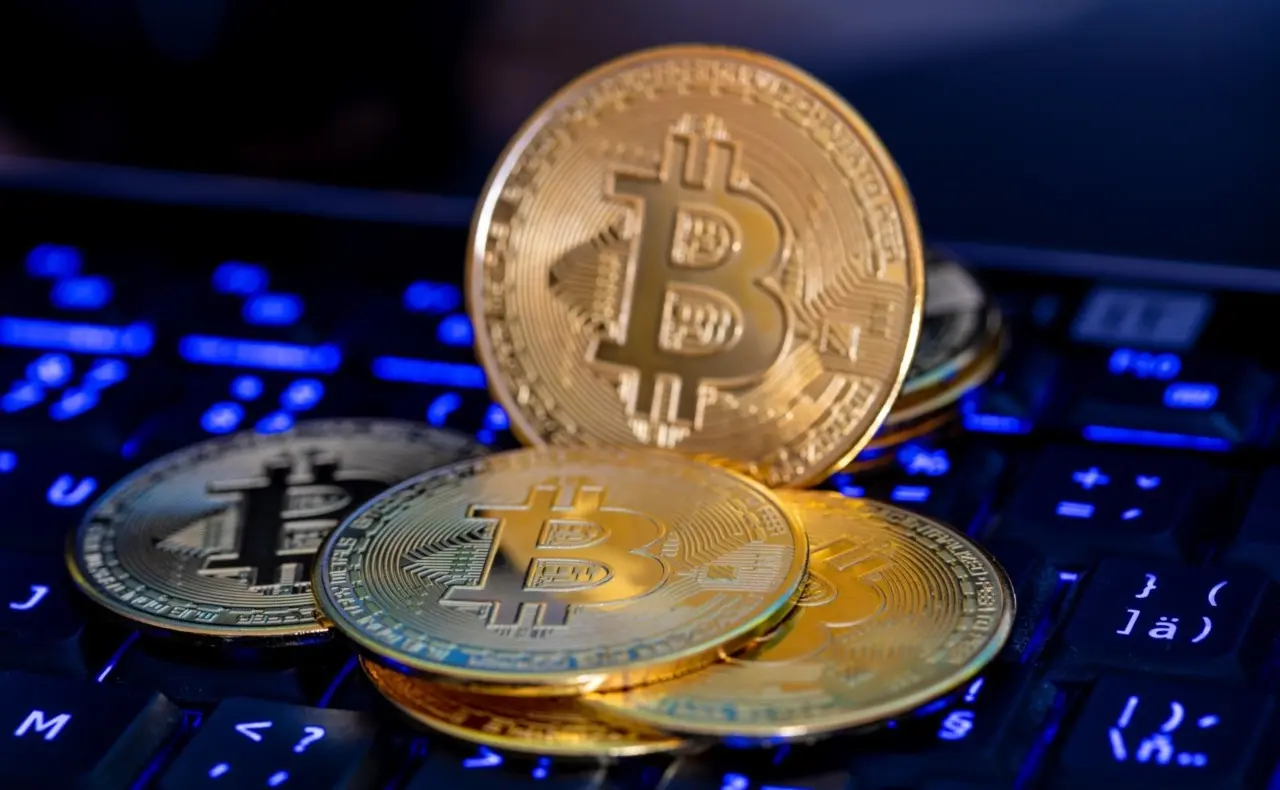 Κάτω από τα $68.000 το Bitcoin εν μέσω ανησυχιών για πόλεμο διαρκείας στη Μέση Ανατολή