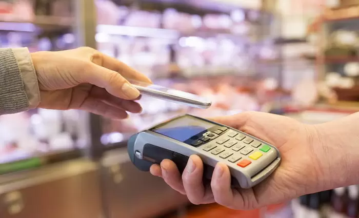 Προωθούν τις ηλεκτρονικές πληρωμές εν μέσω κορωνοϊού