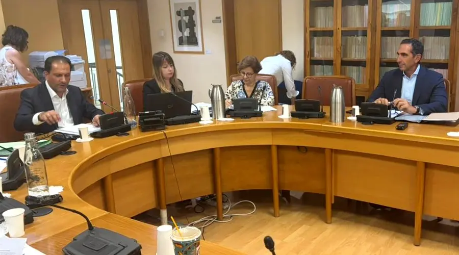 Περιορισμοί στην απόκτηση γης από ξένους – Αναζητείται φόρμουλα για τα νομικά πρόσωπα
