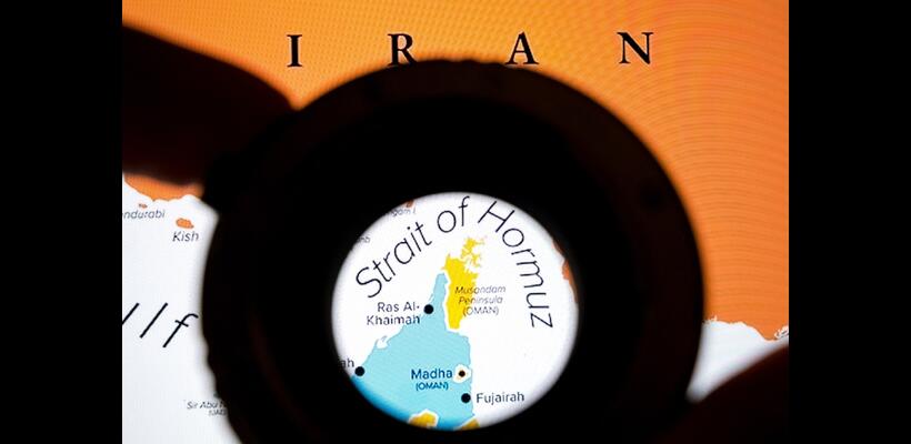 Στενά του Ορμούζ: Πώς βλέπουν οι εφοπλιστές τη λύση Τραμπ για στρατιωτική προστασία και ασφάλιση των τάνκερ