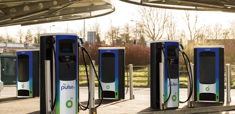 BP και Uber επιταχύνουν την μετάβασή τους προς την ηλεκτροκίνηση