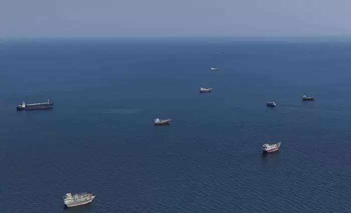 Ορμούζ: Γιατί οι τιμές δεν εκτοξεύτηκαν στα 150-200 δολάρια το βαρέλι