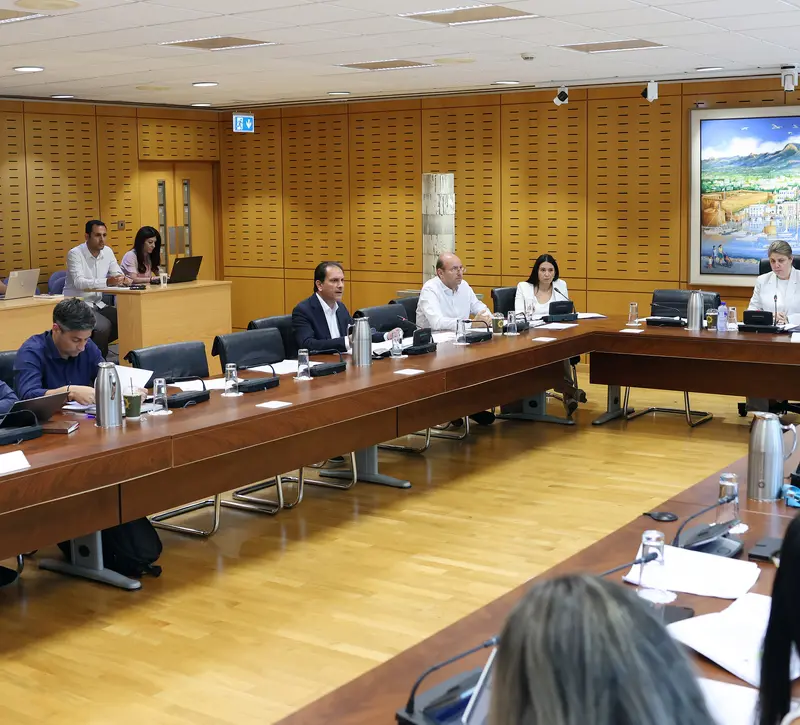 Εμπιστεύματα: Προβληματισμός για υποχρεώσεις έναντι πιστωτών και Φόρου από την πρόταση νόμου που εξετάζει η Βουλή