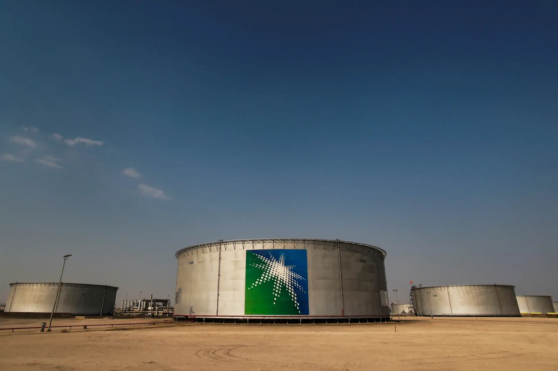 Ηχηρή προειδοποίηση Aramco: «Τρομακτικά μικρό» το δίχτυ ασφαλείας του πετρελαίου