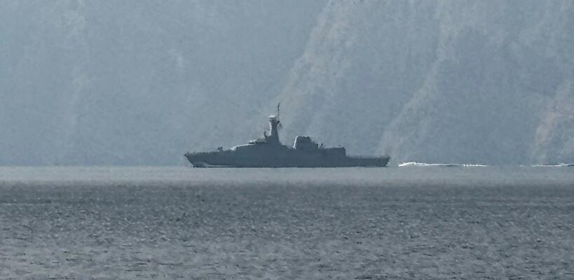 Στενά του Ορμούζ: Σε κρίση η ναυτιλία - Πλοία αλλάζουν σήματα για να αποφύγουν επιθέσεις