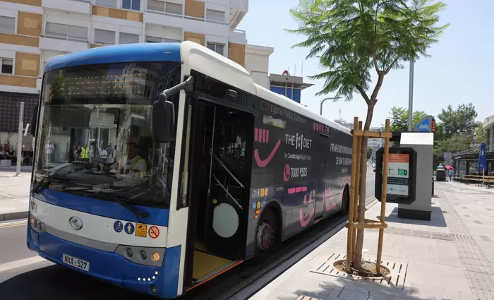 Αυξήθηκαν οι εγγραφές λεωφορείων τον Ιούλιο