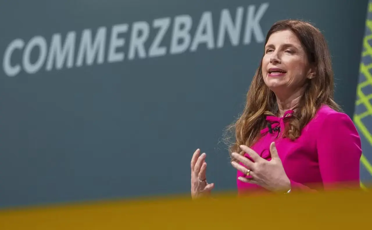 Commerzbank: Η Όρλοπ αλλάζει στάση απέναντι στη UniCredit ενόψει κρίσιμων διαπραγματεύσεων