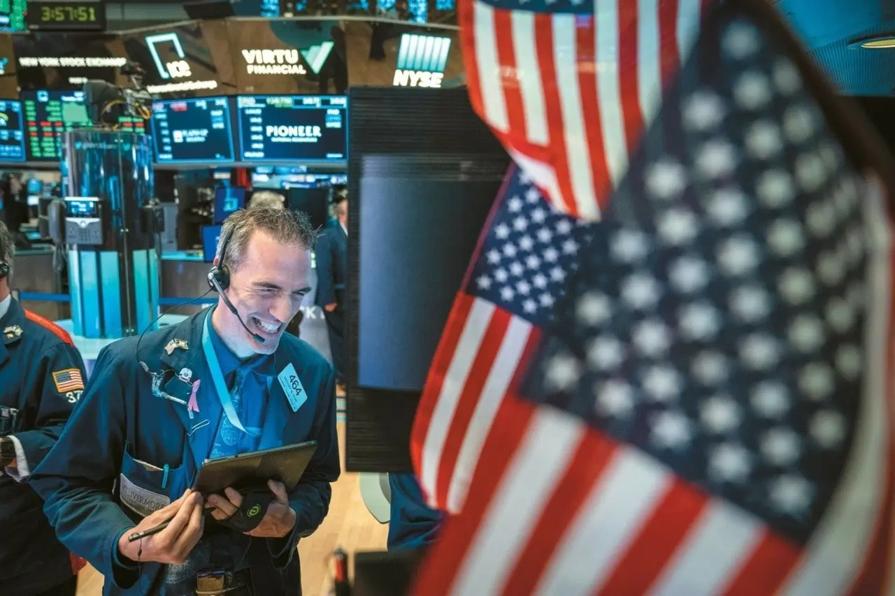 Κέρδη για τα small caps στη Wall Street: Γιατί οι αναλυτές βλέπουν συνέχεια στο ιστορικό ράλι