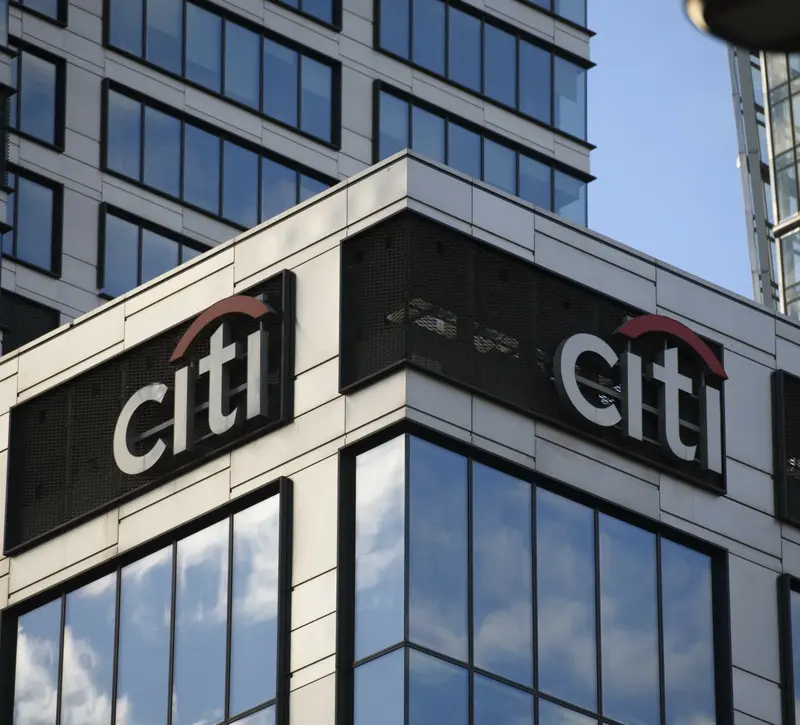 Citigroup: Μετατίθενται προς τα πίσω οι μειώσεις επιτοκίων από τη Fed