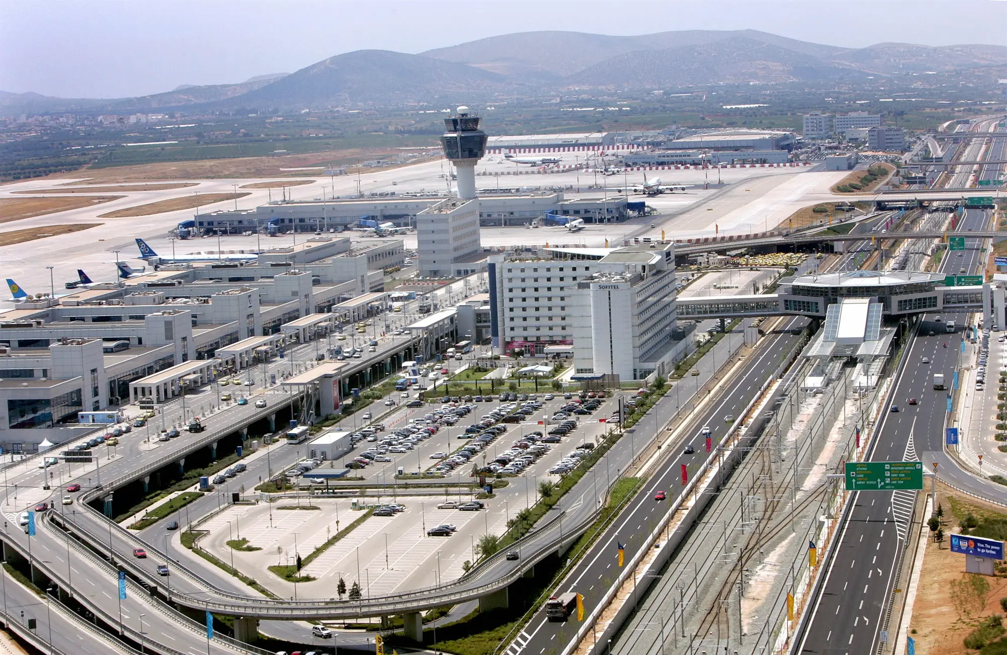 Κέρδη ρεκόρ για το Αεροδρόμιο Αθηνών το 2023