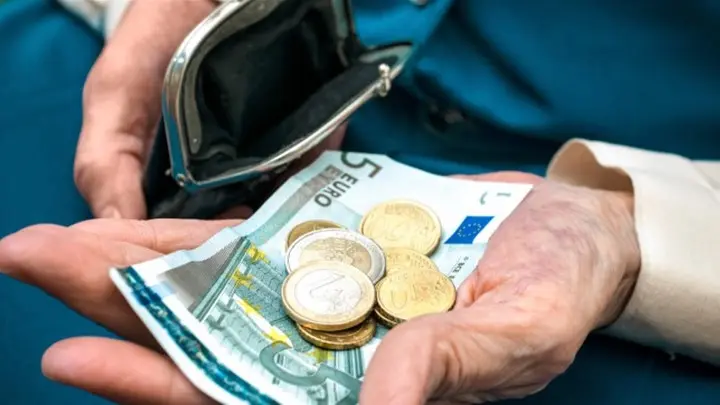 Νομοσχέδιο για παροχή σύνταξης χηρείας και στους άνδρες
