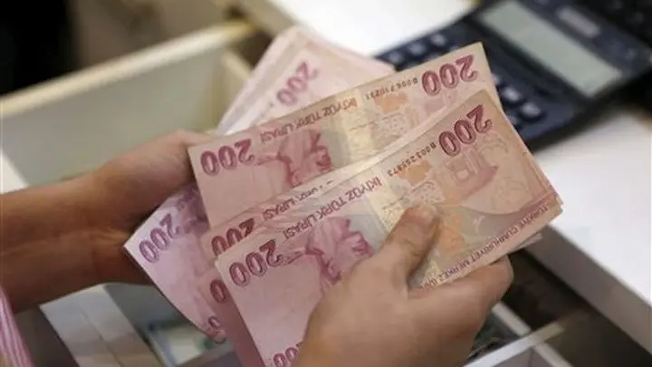 Fitch: Πολλαπλοί οι κίνδυνοι για τις τουρκικές τράπεζες