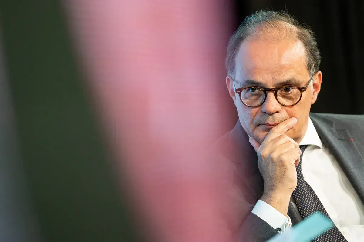 Γαλλία: «Όχι» Μουλέν σε παρέμβαση της ΕΚΤ για τα ομόλογα