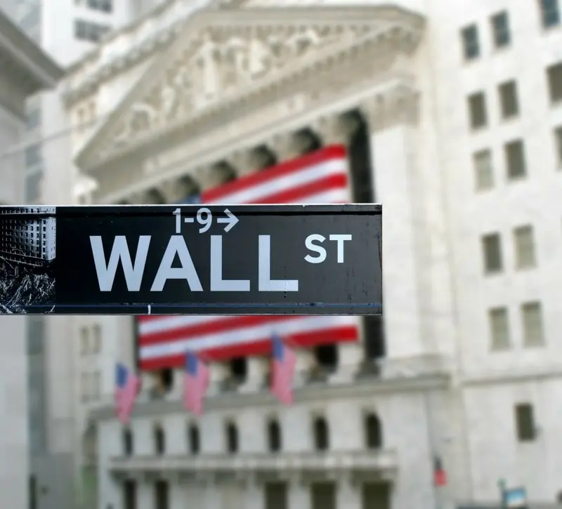 Wall Street: Σε πολεμικό κλοιό λόγω Ιράν – Αντίστροφη μέτρηση για το τελεσίγραφο Τραμπ