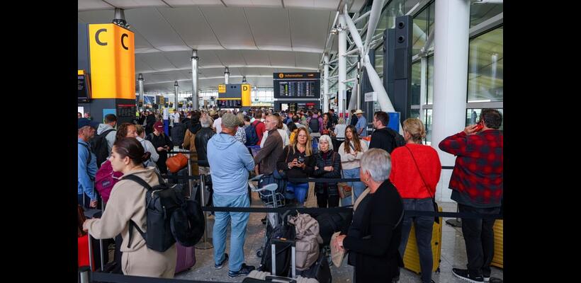 ΕΕ: Θα καθυστερήσει το σύστημα προέγκρισης ταξιδιών μετά το χάος στα σύνορα