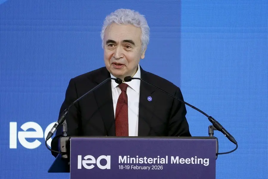 Μπιρόλ (ΔΟΕ): Στροφή στις AΠE – Η τρέχουσα κρίση είναι πιο σοβαρή από αυτές του 1973, του 1979 και του 2022 μαζί