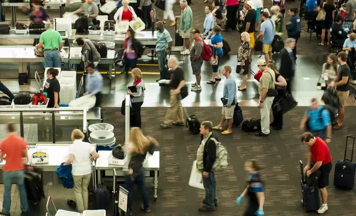 Υπερτουρισμός: Γιατί η Ευρώπη ασφυκτιά και ποιος πρέπει να πληρώσει το κόστος