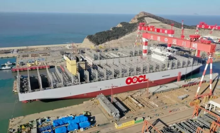Στο νερό το νέο «οικολογικό» mega containership OOCL