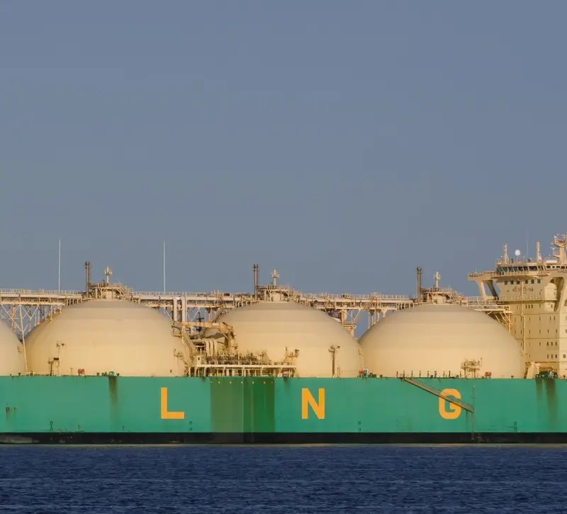 Κατάρ: Δεξαμενόπλοιο LNG πέρασε από τα Στενά του Ορμούζ παρά την ένταση