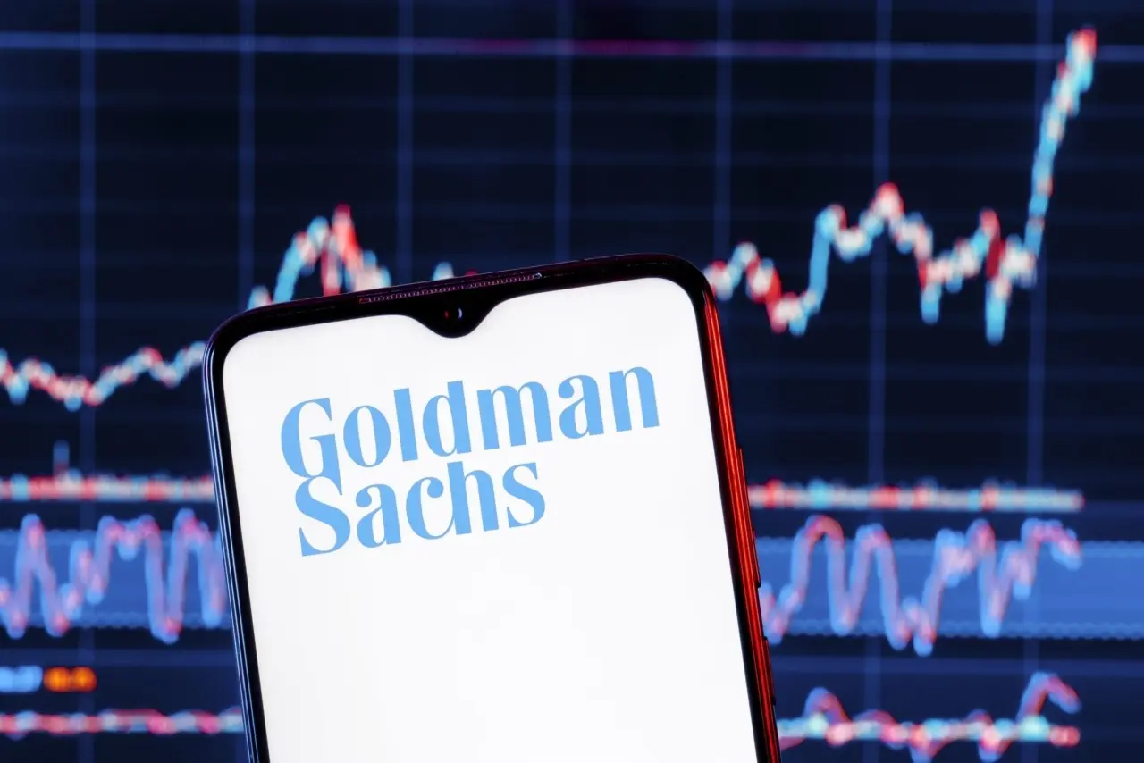 Goldman Sachs: Η νέα ένταση στα Στενά του Ορμούζ μπορεί να καθυστερήσει την ανάκαμψη της προσφοράς πετρελαίου