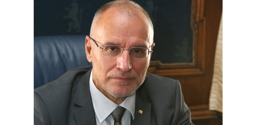 Ράντεφ (ΕΚΤ): Η κεντρική τράπεζα πρέπει να είναι έτοιμη να αυξήσει τα επιτόκια