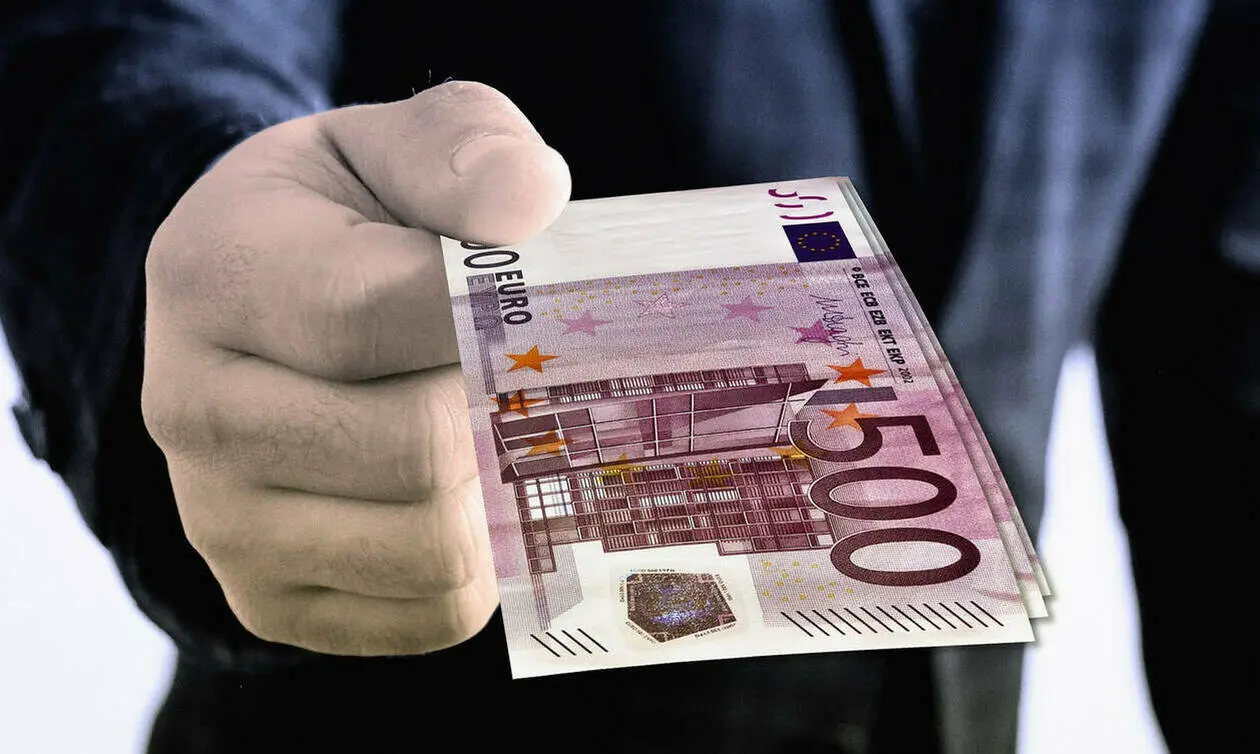 Αναβρασμός λόγω της απόφασης για τις περικοπές στο Δημόσιο