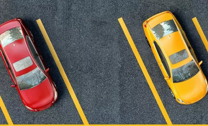 Πάρκαρε στο αεροδρόμιο Λάρνακας με μόνο €1