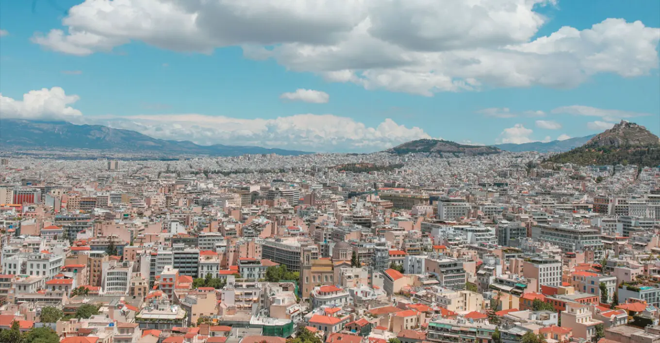 Golden Visa Ελλάδος: Προσπαθούν να πουλήσουν ακίνητα στο παρά πέντε αλλαγών