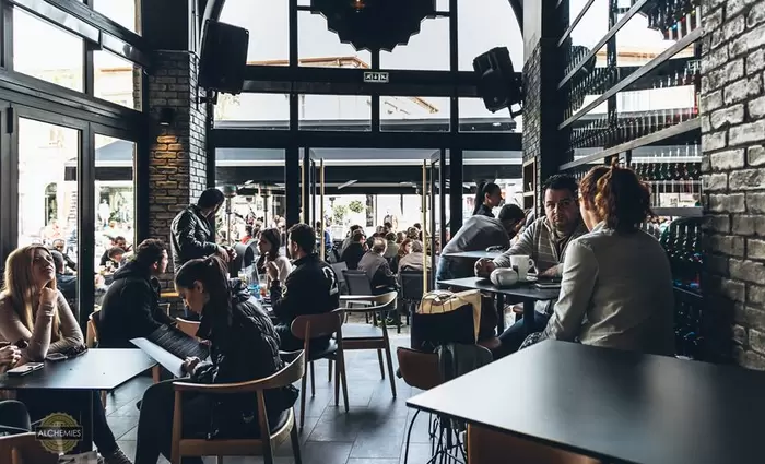 Αυτά είναι τα μπαρ και οι καφετέριες που βάζουν λουκέτο στη Λάρνακα