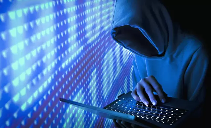 Gmail και WhatsApp προειδοποιούν δισ. χρήστες για δύο νέες απάτες