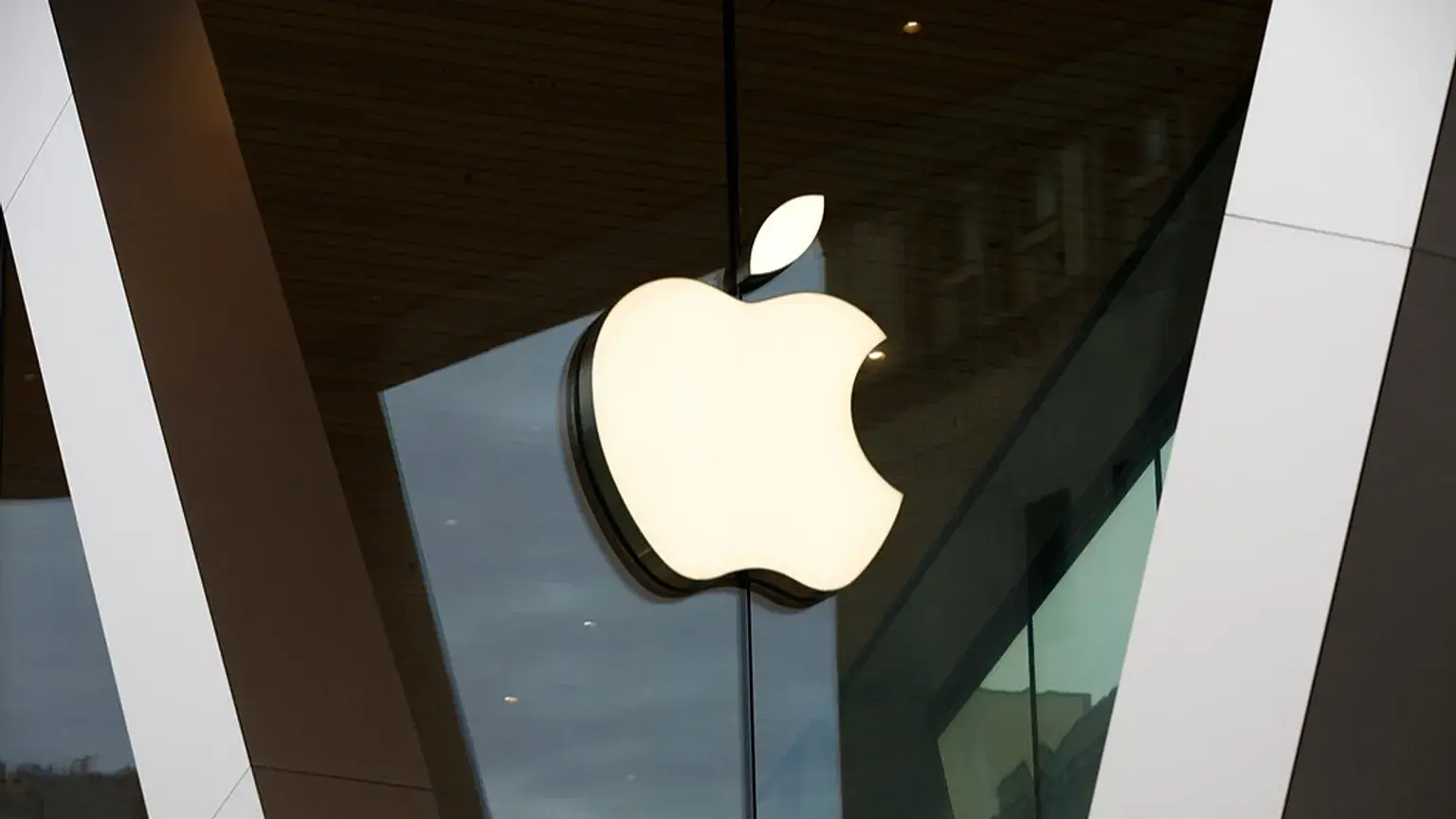 Apple: Πρόστιμο 98,6 εκατ. ευρώ από τις ιταλικές αρχές για κατάχρηση δεσπόζουσας θέσης