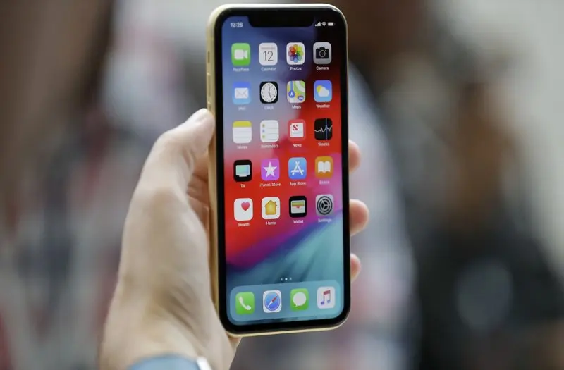 Ο κορωνοϊός χτύπησε την Apple και τα iPhone