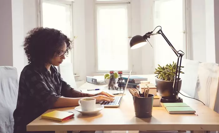 Πάνω από 80% των επιχειρήσεων παρείχαν μέσα για τηλεργασία