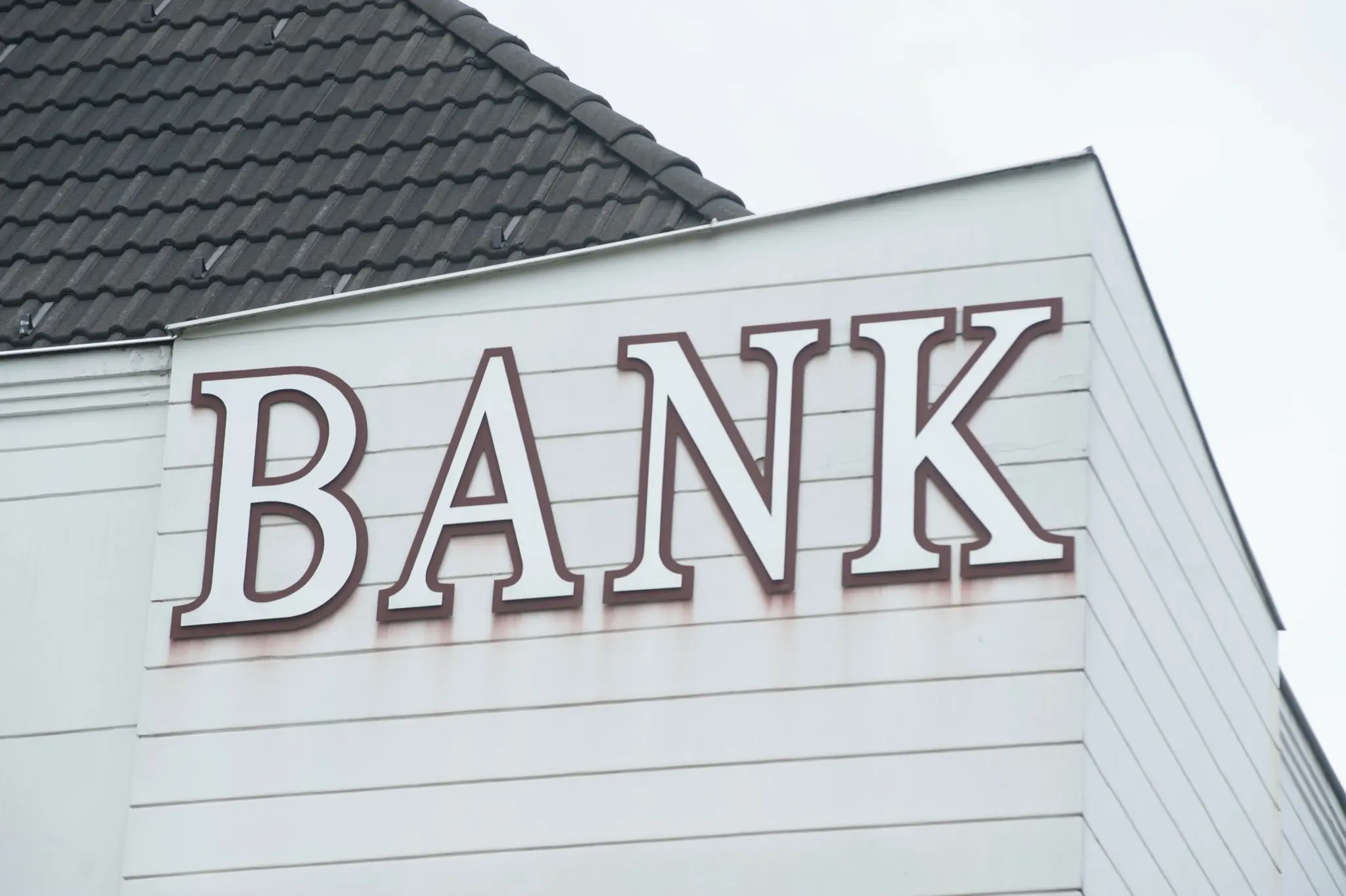 Eurobank Equities: Διαχειρίσιμος ο αντίκτυπος για τις τράπεζες από τα νέα κυβερνητικά μέτρα
