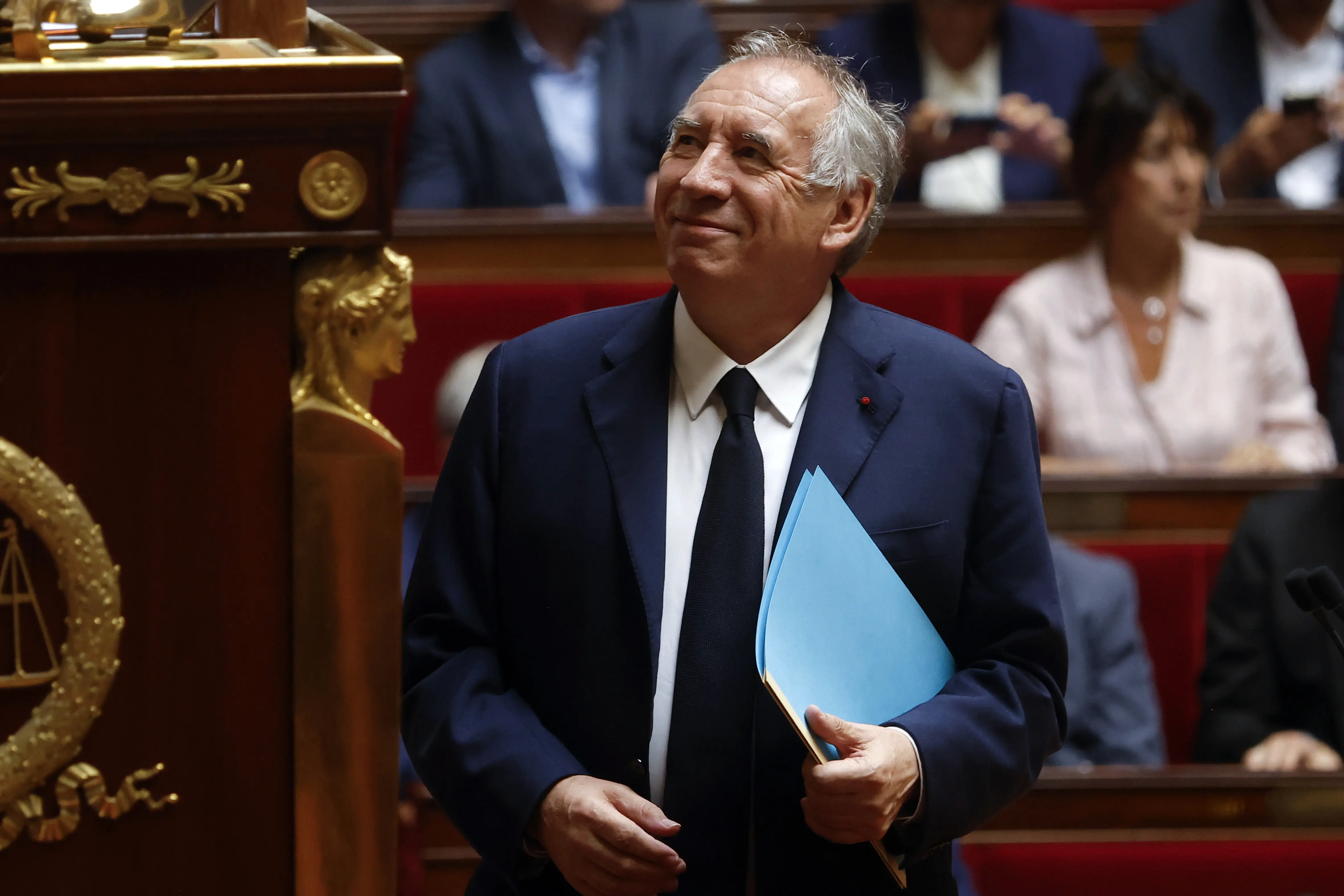 «Έπεσε» ο Μπαϊρού, νέο πρωθυπουργό «ψάχνει» ο Μακρόν