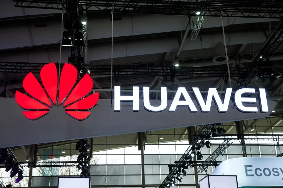 Η Huawei αρνείται ότι παραβίασε την αμερικανική νομοθεσία