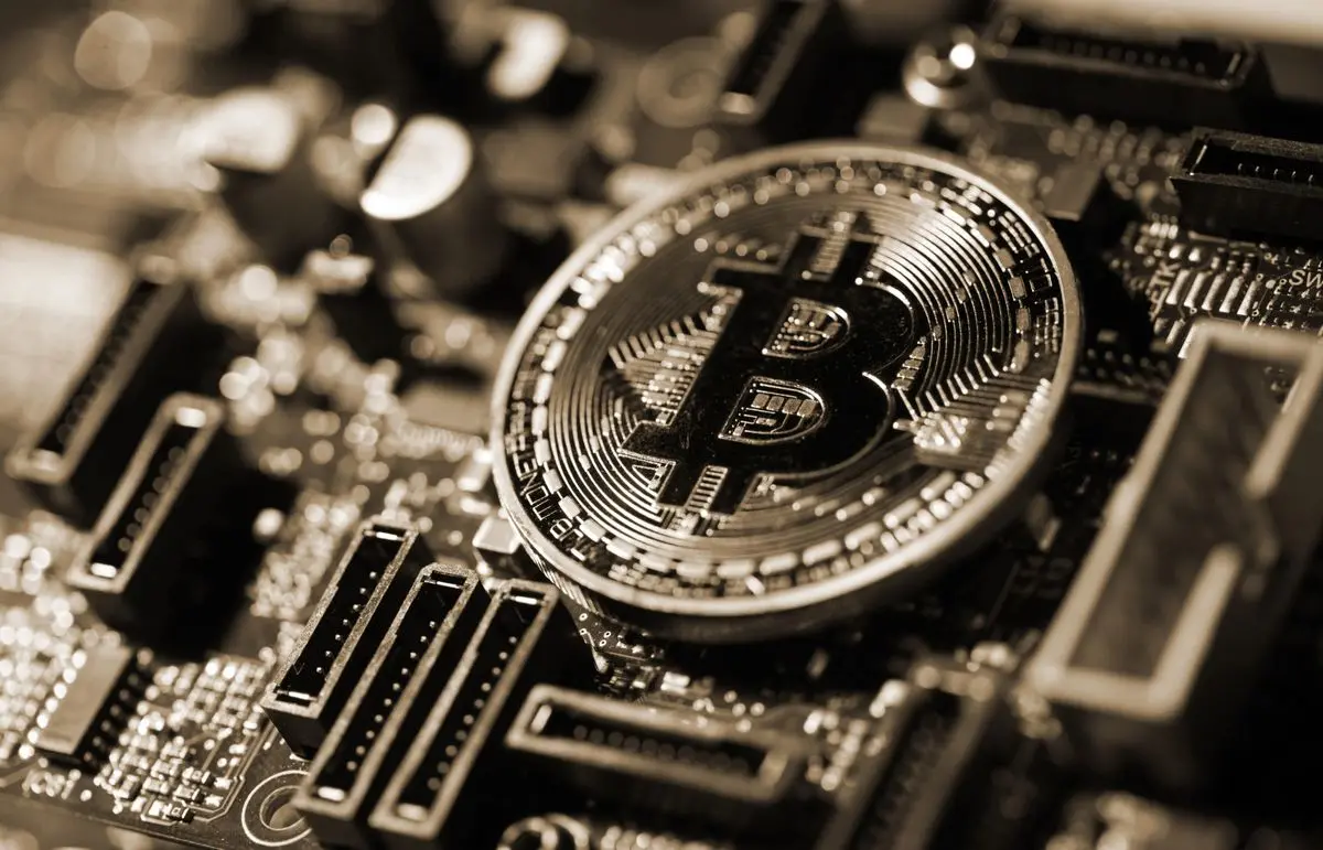 «Βουτιά» 15% για το Bitcoin μετά τα σχόλια Τραμπ
