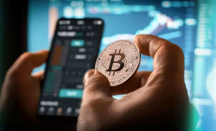 Στα χαμηλά μηνός το Bitcoin εν μέσω ρευστοποιήσεων στις αγορές