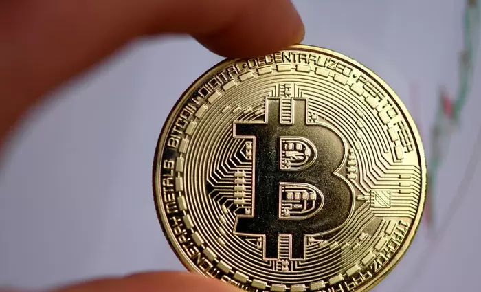 Οι 2+1 σκόπελοι που απειλούν το Bitcoin
