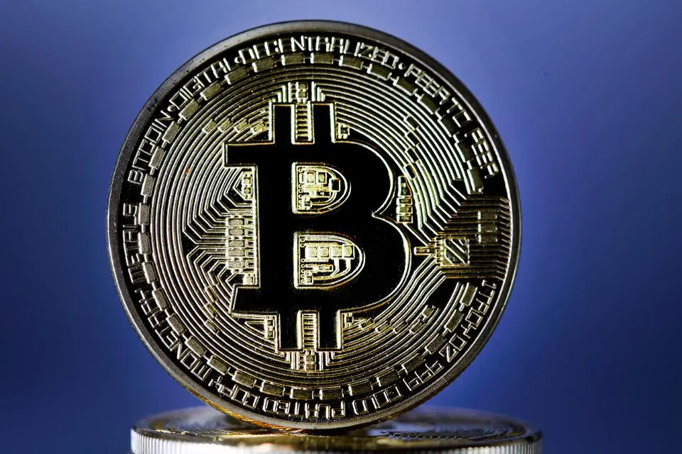 Bitcoin: Έσπασε το φράγμα των $10.000