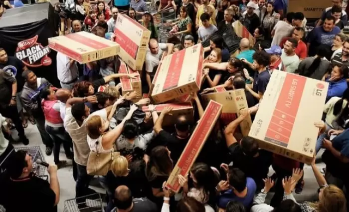 Γαλλία: Οι καταναλωτές στρέφονται κατά της Amazon και της υπερκατανάλωσης
