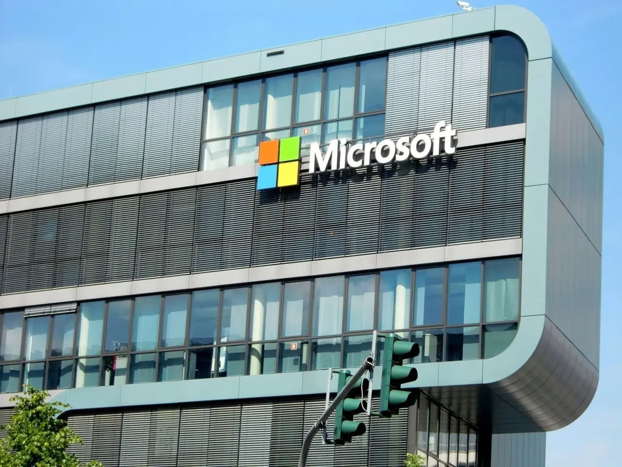 Η Microsoft δεσμεύεται για αποθήκευση και επεξεργασία δεδομένων εντός Ευρώπης