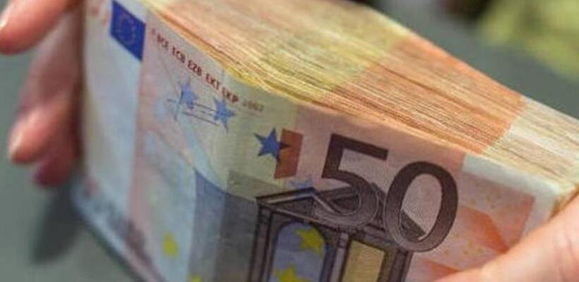 Γιατί κυκλοφορούν τόσα πολλά χαρτονομίσματα;