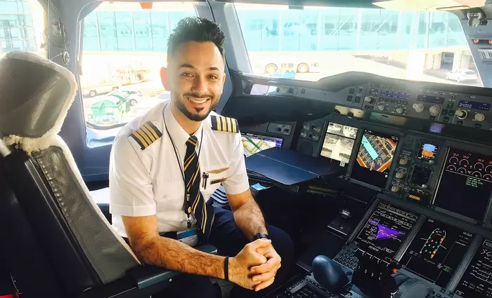 Πώς είναι να πετάς στους αιθέρες μέσα από το πιλοτήριο Emirates;