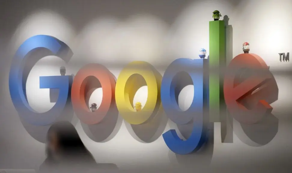 Ο επικεφαλής της Google αρνείται ότι οι αλγόριθμοι είναι πειραγμένοι